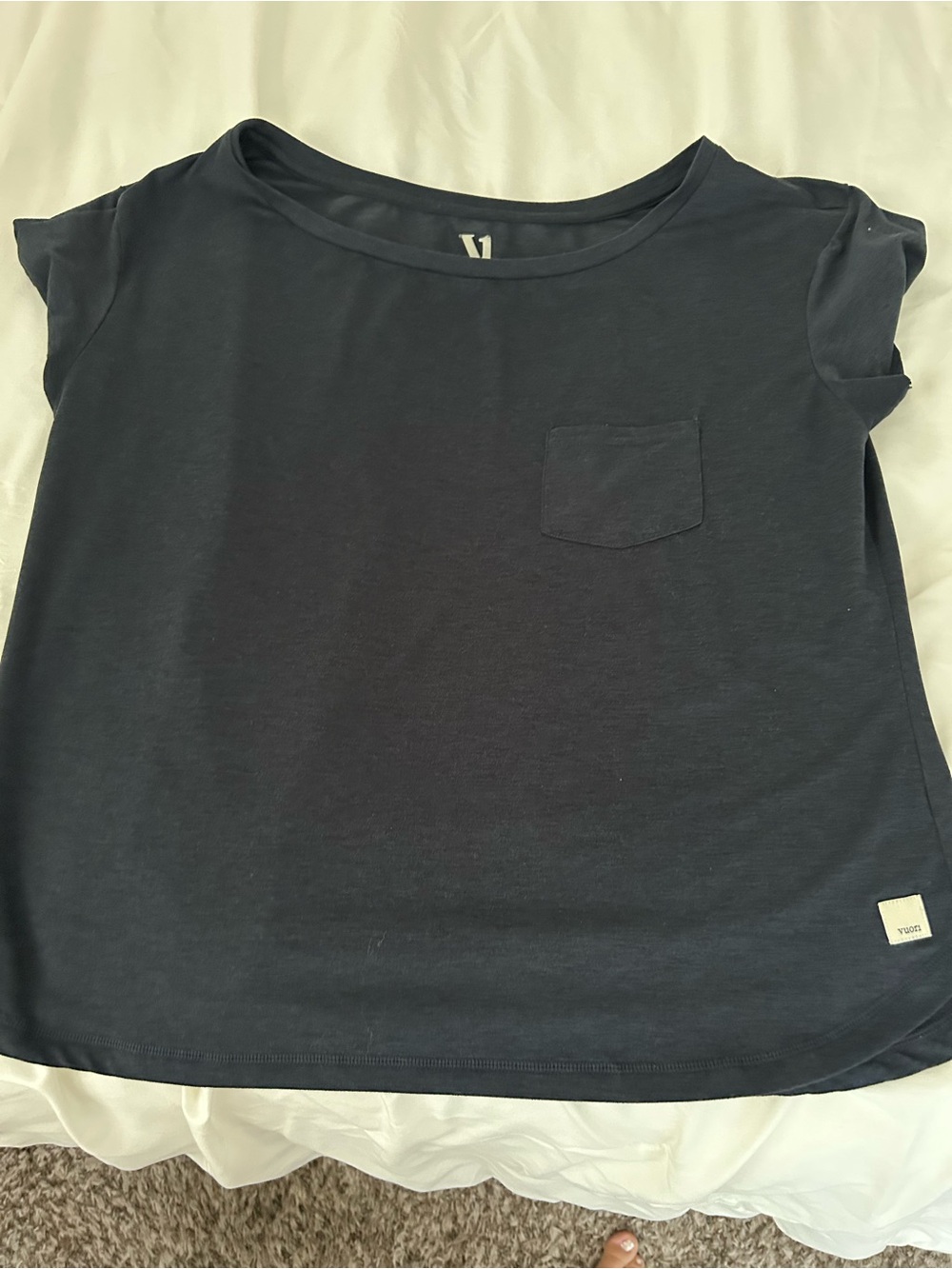 Vuori Navy Short Sleeve Pocket Tee women’s medium navy blue